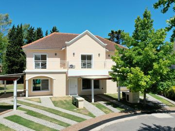 Casa estilo Duplex en Venta - Pilar - Barrio cerrado Las Margaritas