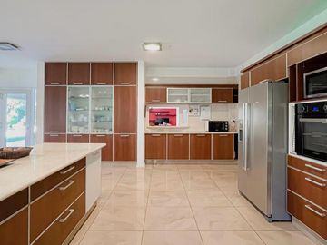 IMPORTANTE PROPIEDAD A LA VENTA / COUNTRY EL BOSQUE