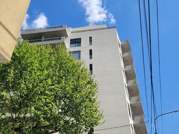 Dpto 3 amb a estrenar, 8° A, 88 m2 total, c/balcón al fte, Liniers.
