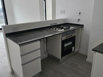 Dpto 3 amb a estrenar, 8° A, 88 m2 total, c/balcón al fte, Liniers.