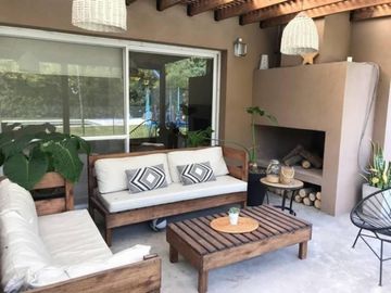 Casa en venta  en barrio San Francisco, Villanueva, Tigre.