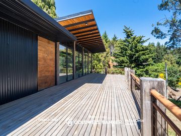 Casa mas local gastronómico en  Av Bustillo Km 23.500 Bariloche