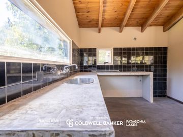 Casa mas local gastronómico en  Av Bustillo Km 23.500 Bariloche