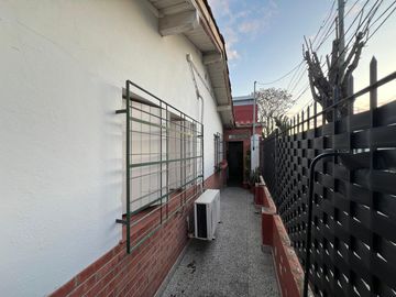 PH tipo Casa de cuatro ambientes con cochera a la venta en Villa Dominico