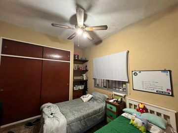 PH tipo Casa de cuatro ambientes con cochera a la venta en Villa Dominico