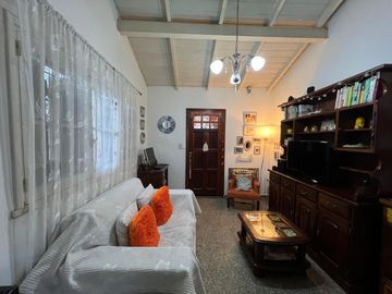 PH tipo Casa de cuatro ambientes con cochera a la venta en Villa Dominico
