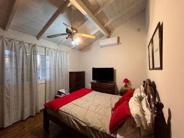 PH tipo Casa de cuatro ambientes con cochera a la venta en Villa Dominico
