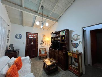 PH tipo Casa de cuatro ambientes con cochera a la venta en Villa Dominico