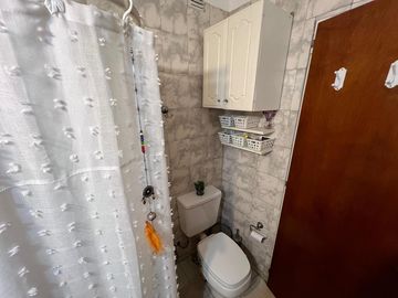PH tipo Casa de cuatro ambientes con cochera a la venta en Villa Dominico