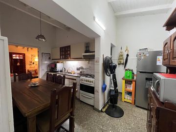 PH tipo Casa de cuatro ambientes con cochera a la venta en Villa Dominico