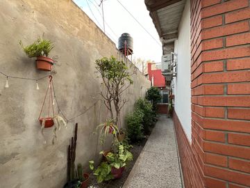 PH tipo Casa de cuatro ambientes con cochera a la venta en Villa Dominico