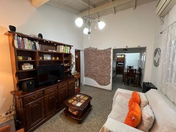 PH tipo Casa de cuatro ambientes con cochera a la venta en Villa Dominico