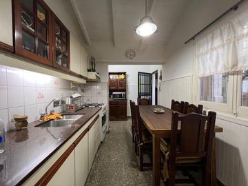 PH tipo Casa de cuatro ambientes con cochera a la venta en Villa Dominico