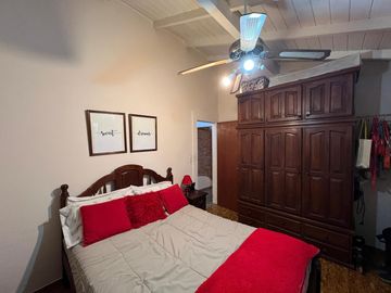 PH tipo Casa de cuatro ambientes con cochera a la venta en Villa Dominico