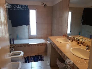 Casa en alquiler 4 dormitorios - Villa Allende Golf - Córdoba