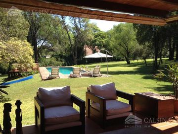 Casa en alquiler 4 dormitorios - Villa Allende Golf - Córdoba