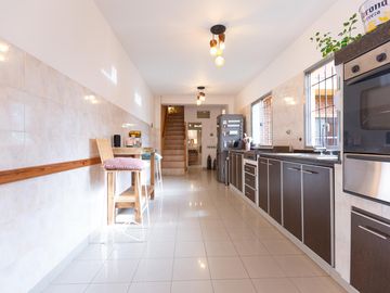 Casa tres ambientes en venta San Martín