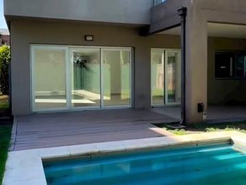 Casa 5amb con piscina - Barrio Privado Los Troncos