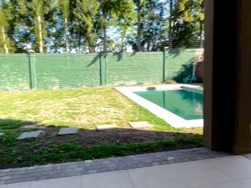 Casa 5amb con piscina - Barrio Privado Los Troncos