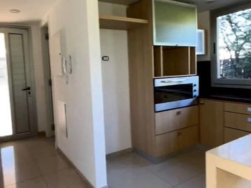 Casa 5amb con piscina - Barrio Privado Los Troncos