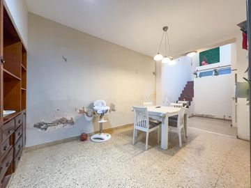 Casa en venta, 4 dormitorios, terraza, patio, parrilla, cocina separada