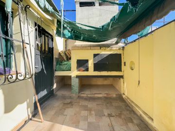 Casa en venta, 4 dormitorios, terraza, patio, parrilla, cocina separada