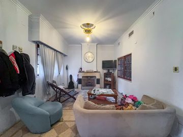 Casa en venta, 4 dormitorios, terraza, patio, parrilla, cocina separada