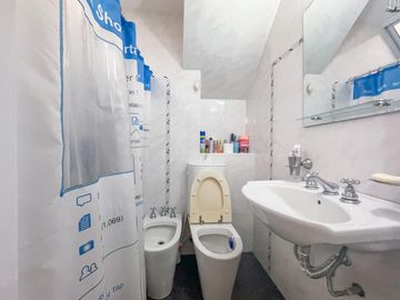 Casa en venta, 4 dormitorios, terraza, patio, parrilla, cocina separada