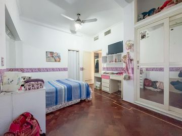 Casa en venta, 4 dormitorios, terraza, patio, parrilla, cocina separada