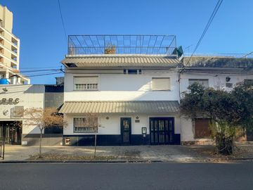 Casa en venta, 4 dormitorios, terraza, patio, parrilla, cocina separada