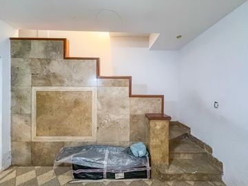 Casa en venta, 4 dormitorios, terraza, patio, parrilla, cocina separada