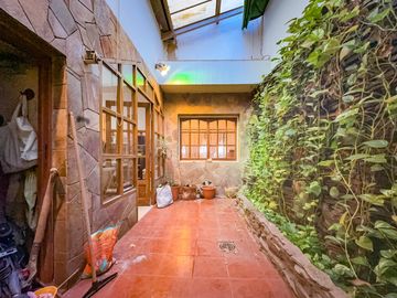 Casa en venta, 4 dormitorios, terraza, patio, parrilla, cocina separada