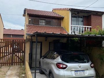 Dúplex en venta - 2 Dormitorios 2 Baños - Cochera - 60Mts2 - Mar del Tuyú