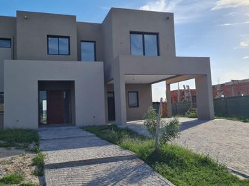 Casa en AREA 1 LOTE INTERNO - San Sebastián