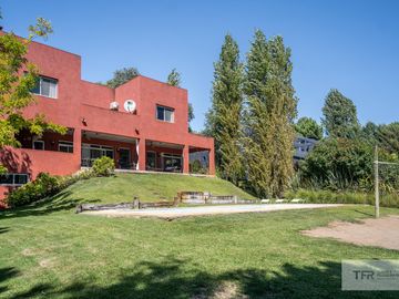 Casa en Alquiler - Barrio Deportivo Lote 190 de Costa Esmeralda - Lote y medio