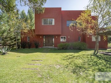 Casa en Alquiler - Barrio Deportivo Lote 190 de Costa Esmeralda - Lote y medio
