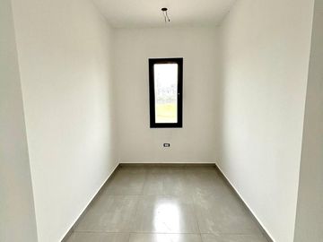 VENTA CASA SAN SEBASTIAN AREA 1 COD 1260 - 4 AMBIENTES