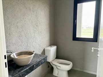 VENTA CASA SAN SEBASTIAN AREA 1 COD 1260 - 4 AMBIENTES