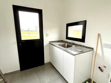 VENTA CASA SAN SEBASTIAN AREA 1 COD 1260 - 4 AMBIENTES