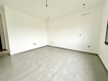 VENTA CASA SAN SEBASTIAN AREA 1 COD 1260 - 4 AMBIENTES