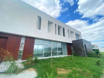 VENTA CASA 1029 M2 CANNING LA PROVIDENCIA