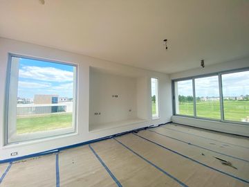 VENTA CASA 1029 M2 CANNING LA PROVIDENCIA
