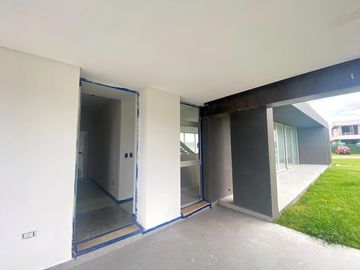 VENTA CASA 1029 M2 CANNING LA PROVIDENCIA