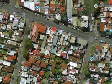 Casa en venta - 4 Dormitorios 2 Locales 2 Baños - 300Mts2 - Lanús Oeste