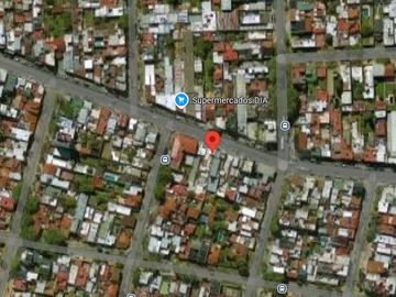 Casa en venta - 4 Dormitorios 2 Locales 2 Baños - 300Mts2 - Lanús Oeste
