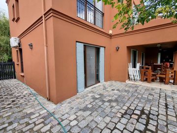 Casa de 7 ambientes en  alquiler en Escobar