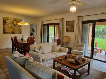 Casa de 7 ambientes en  alquiler en Escobar