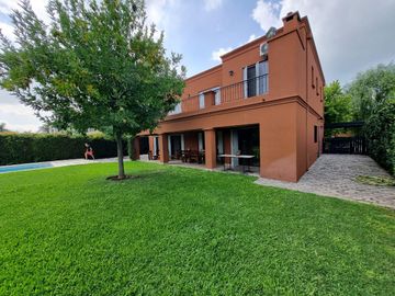 Casa de 7 ambientes en  alquiler en Escobar
