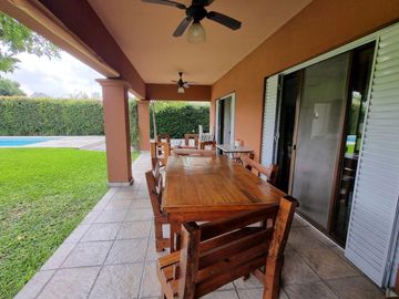 Casa de 7 ambientes en  alquiler en Escobar