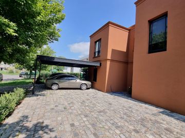 Casa de 7 ambientes en  alquiler en Escobar